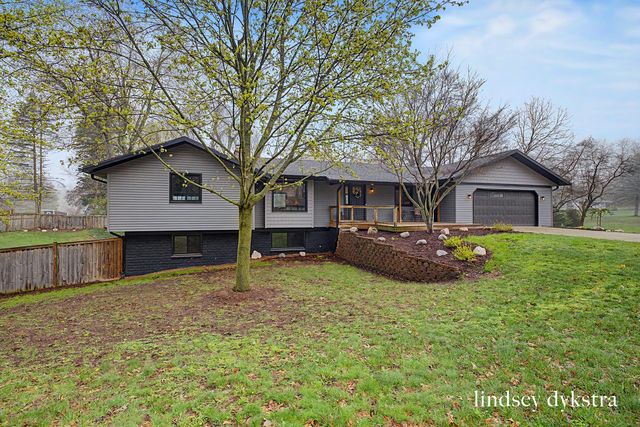 7437 30th Street SE, Ada, MI 49301