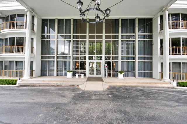 5050 Ambassador Way 306, Houston, TX 77056