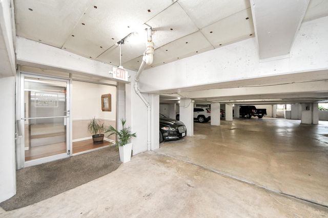 5050 Ambassador Way 306, Houston, TX 77056