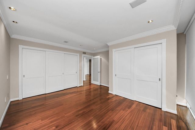 5050 Ambassador Way 306, Houston, TX 77056