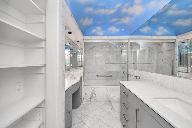 5050 Ambassador Way 306, Houston, TX 77056