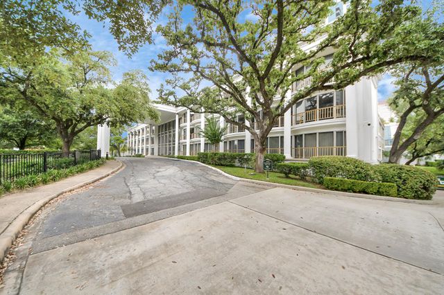 5050 Ambassador Way 306, Houston, TX 77056