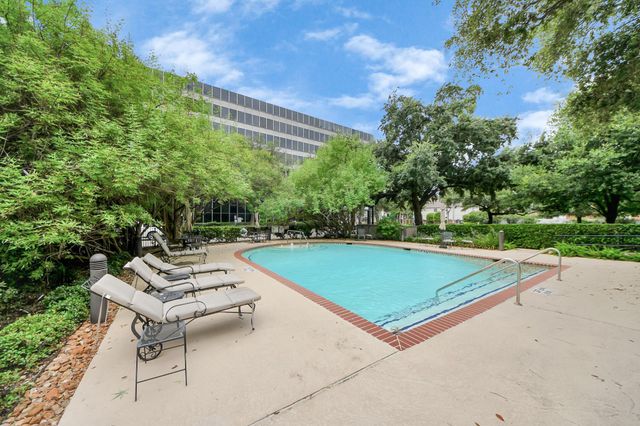 5050 Ambassador Way 306, Houston, TX 77056