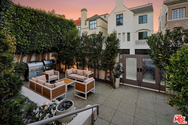 128 Roma Court, Marina Del Rey, CA 90292