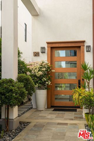 128 Roma Court, Marina Del Rey, CA 90292