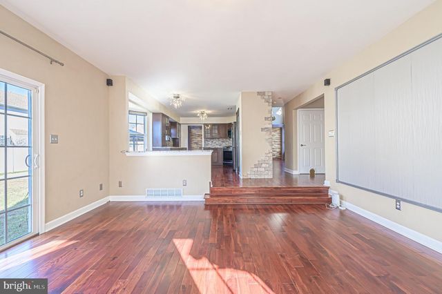 5065 RIDGE AVE, Egg Harbor Township, NJ 08234