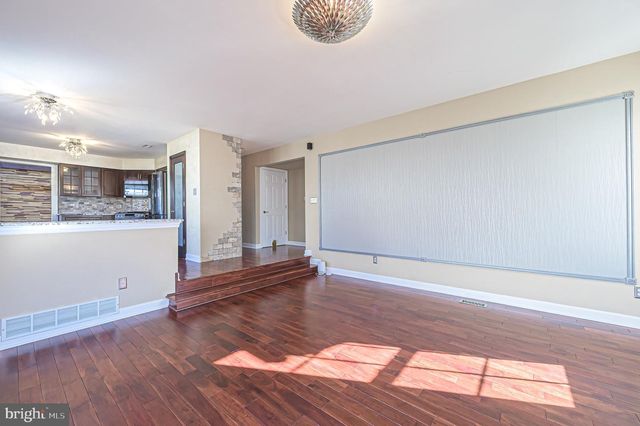 5065 RIDGE AVE, Egg Harbor Township, NJ 08234