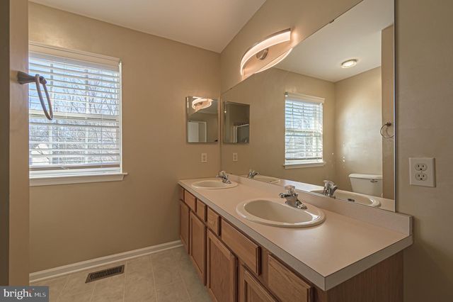 5065 RIDGE AVE, Egg Harbor Township, NJ 08234