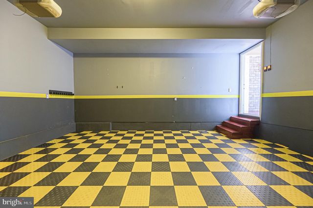 5065 RIDGE AVE, Egg Harbor Township, NJ 08234