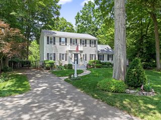 3 Pike St, Hopkinton, MA 01748