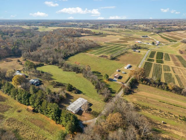 473 Holcomb Rd, Mcminnville, TN 37110