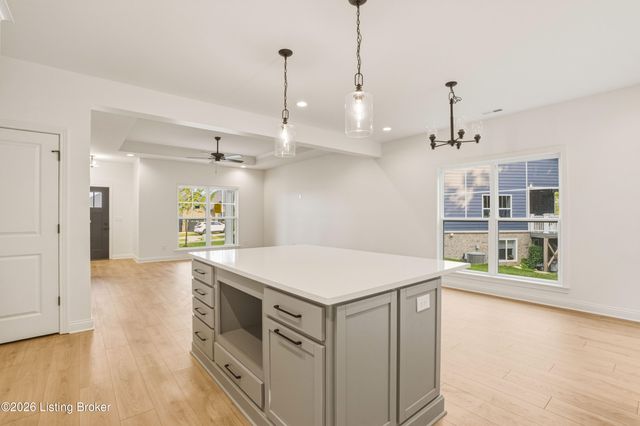 1204 Divot Way, Simpsonville, KY 40067
