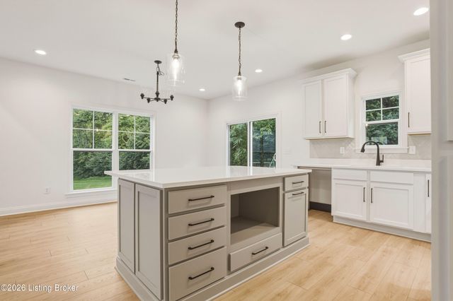 1204 Divot Way, Simpsonville, KY 40067
