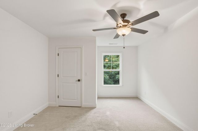 1204 Divot Way, Simpsonville, KY 40067