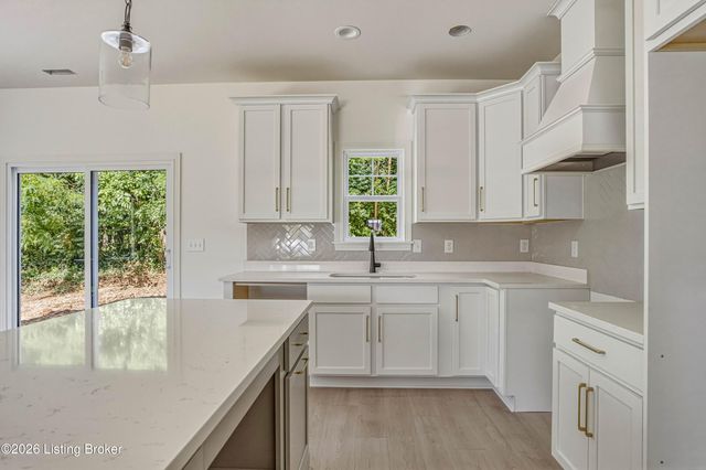 1204 Divot Way, Simpsonville, KY 40067