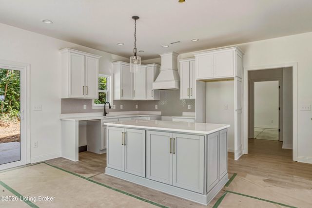 1204 Divot Way, Simpsonville, KY 40067