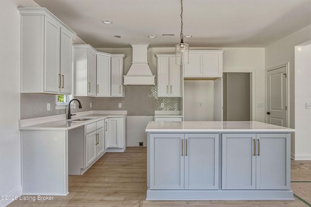 1204 Divot Way, Simpsonville, KY 40067