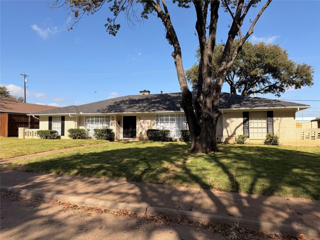 4737 Thunder Road, Dallas, TX 75244