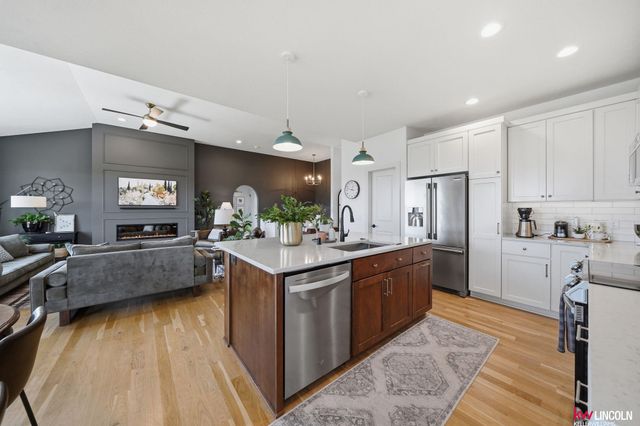 8833 Calamus River Road, Lincoln, NE 68520