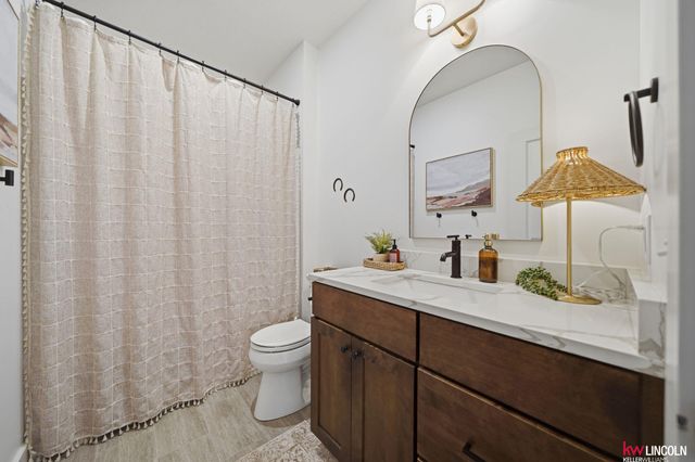 8833 Calamus River Road, Lincoln, NE 68520