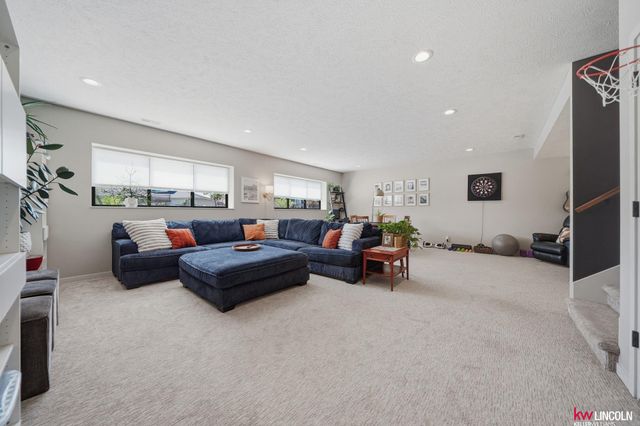 8833 Calamus River Road, Lincoln, NE 68520