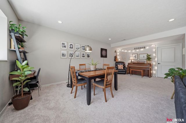 8833 Calamus River Road, Lincoln, NE 68520