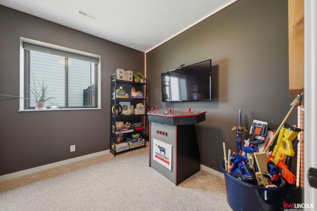 8833 Calamus River Road, Lincoln, NE 68520