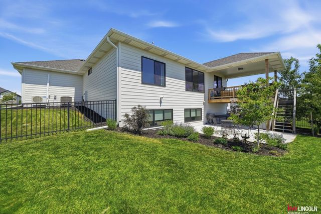 8833 Calamus River Road, Lincoln, NE 68520