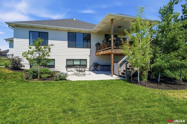 8833 Calamus River Road, Lincoln, NE 68520