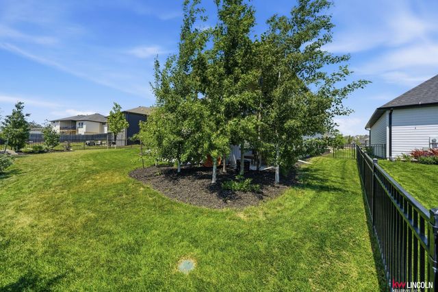 8833 Calamus River Road, Lincoln, NE 68520