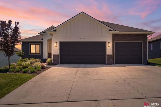 8833 Calamus River Road, Lincoln, NE 68520
