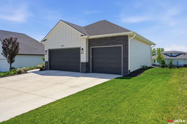 8833 Calamus River Road, Lincoln, NE 68520