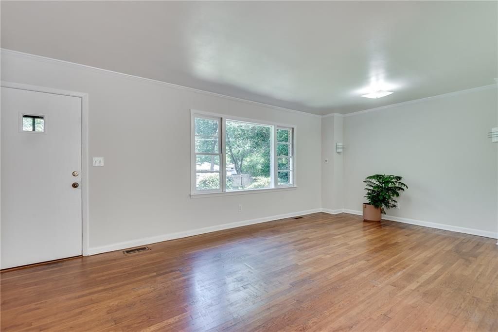 Image 6 of property listing at 2969 Judylyn Drive, Decatur, GA 30033