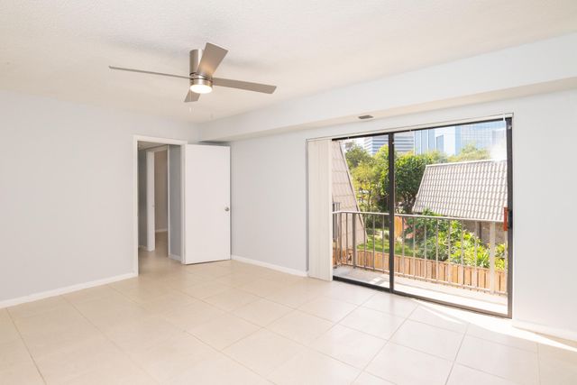 1700 Embassy Drive 305, West Palm Beach, FL 33401