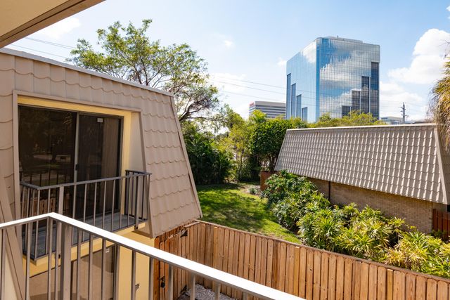 1700 Embassy Drive 305, West Palm Beach, FL 33401