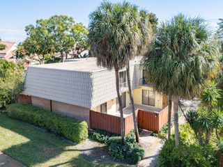 1700 Embassy Drive 305, West Palm Beach, FL 33401