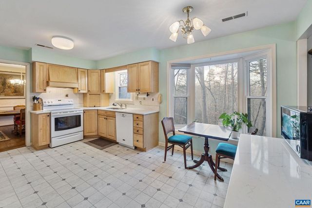 1772 HEARTHGLOW LN, Charlottesville, VA 22901