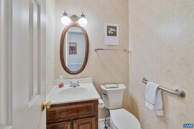 1772 HEARTHGLOW LN, Charlottesville, VA 22901