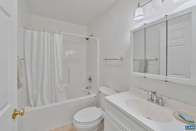 1772 HEARTHGLOW LN, Charlottesville, VA 22901