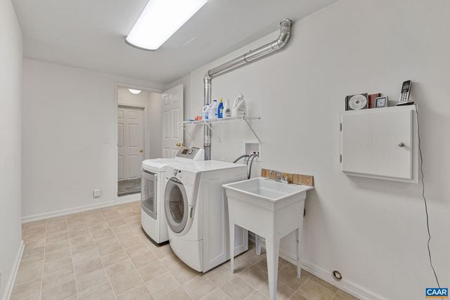 1772 HEARTHGLOW LN, Charlottesville, VA 22901