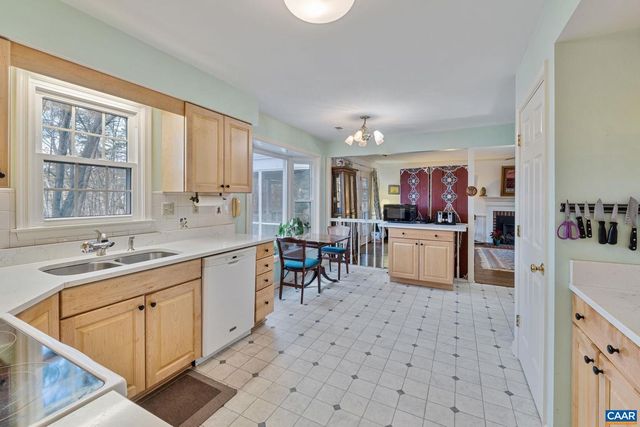 1772 HEARTHGLOW LN, Charlottesville, VA 22901