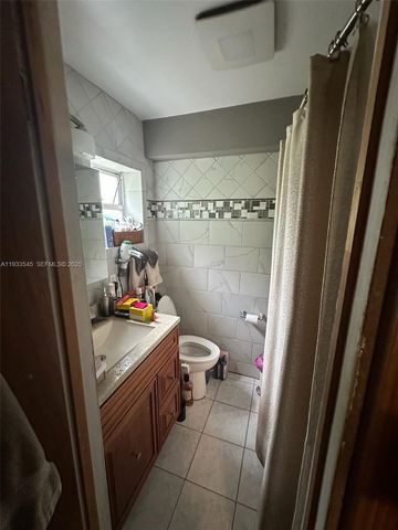 1511 SW 28th Way, Fort Lauderdale, FL 33312