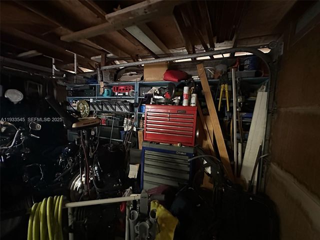 1511 SW 28th Way, Fort Lauderdale, FL 33312