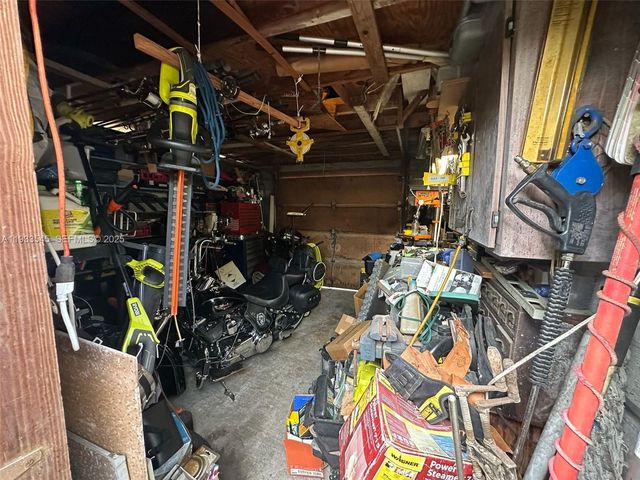 1511 SW 28th Way, Fort Lauderdale, FL 33312