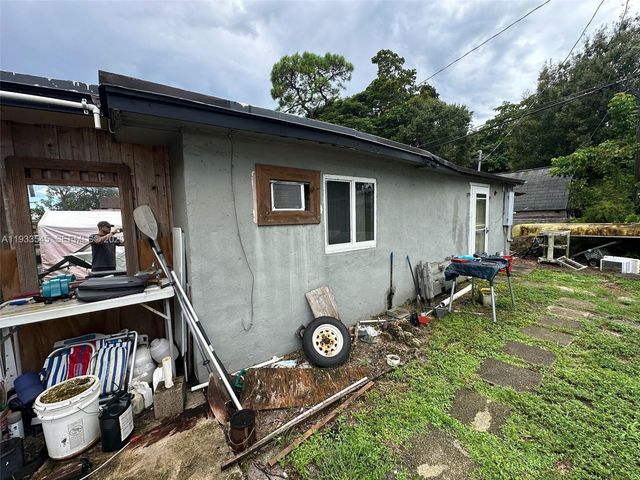 1511 SW 28th Way, Fort Lauderdale, FL 33312