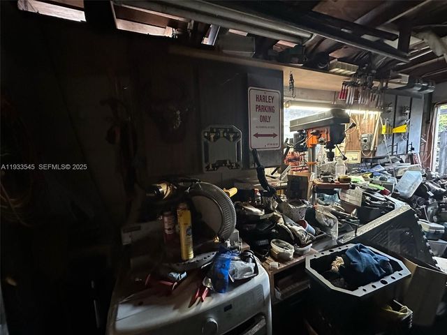 1511 SW 28th Way, Fort Lauderdale, FL 33312