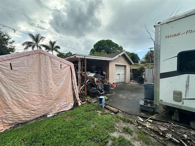 1511 SW 28th Way, Fort Lauderdale, FL 33312