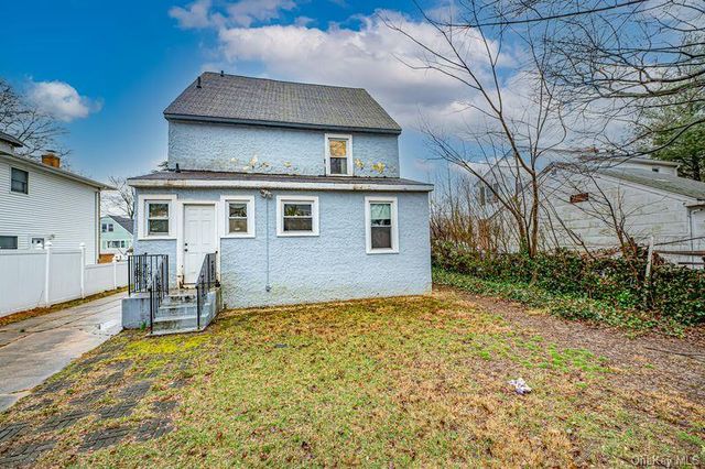 17 Hope Street, Hempstead, NY 11550