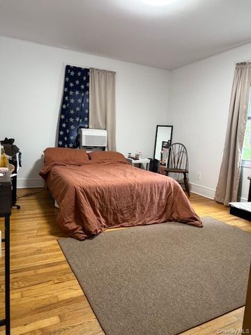 17 Hope Street, Hempstead, NY 11550