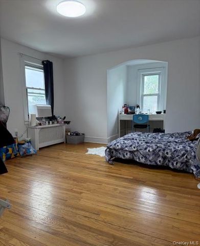 17 Hope Street, Hempstead, NY 11550